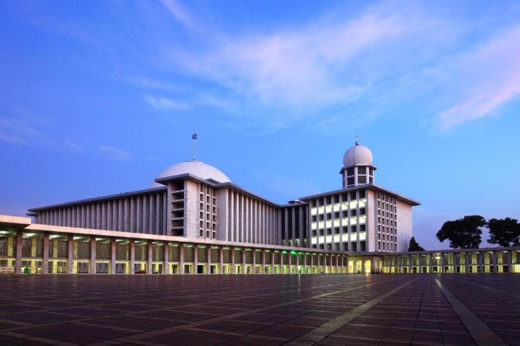 Hi Hotel Senen Yakarta Exterior foto