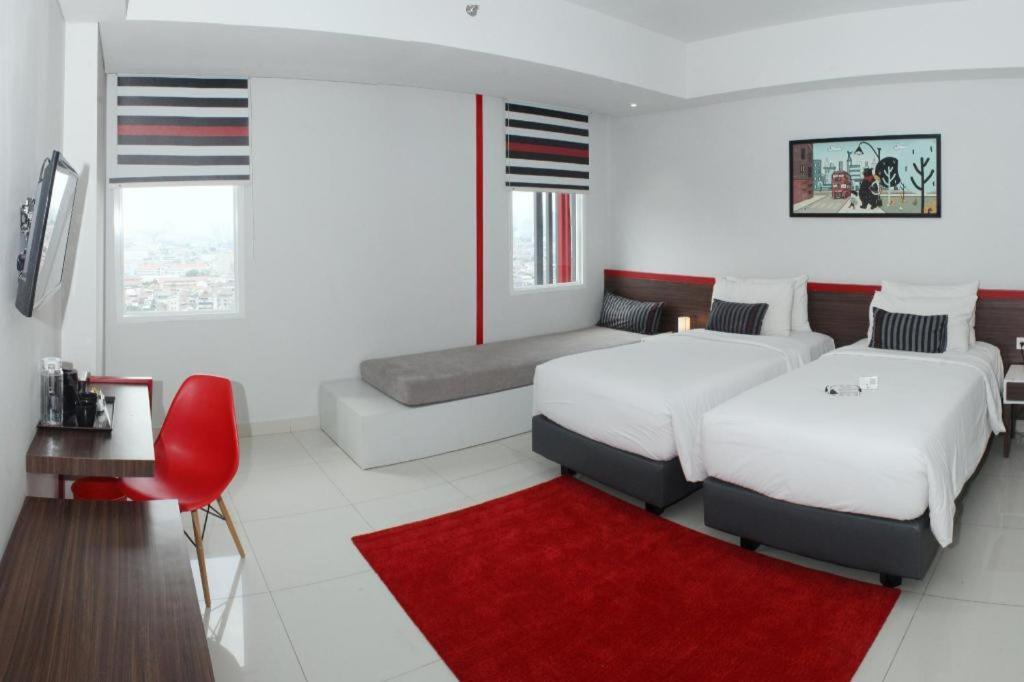 Hi Hotel Senen Yakarta Exterior foto