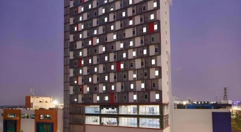 Hi Hotel Senen Yakarta Exterior foto