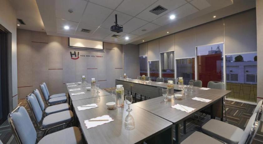Hi Hotel Senen Yakarta Exterior foto